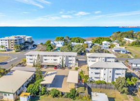 Modern Beach Apartment, Gladstone